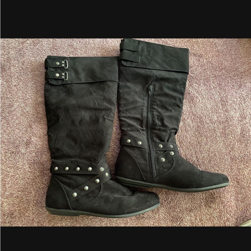 Boot - Picture 3 of 8